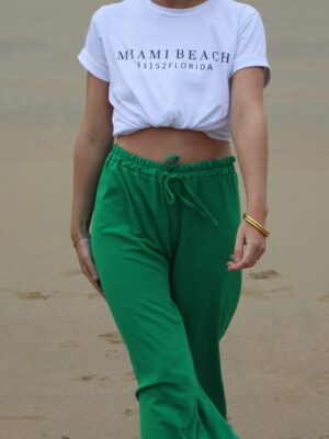 Pantalon Paolo pour un look fluide et élégant.Confortable,léger,combine style et raffinement. Un look décontracté-chic en toute saison sur merci madame shop