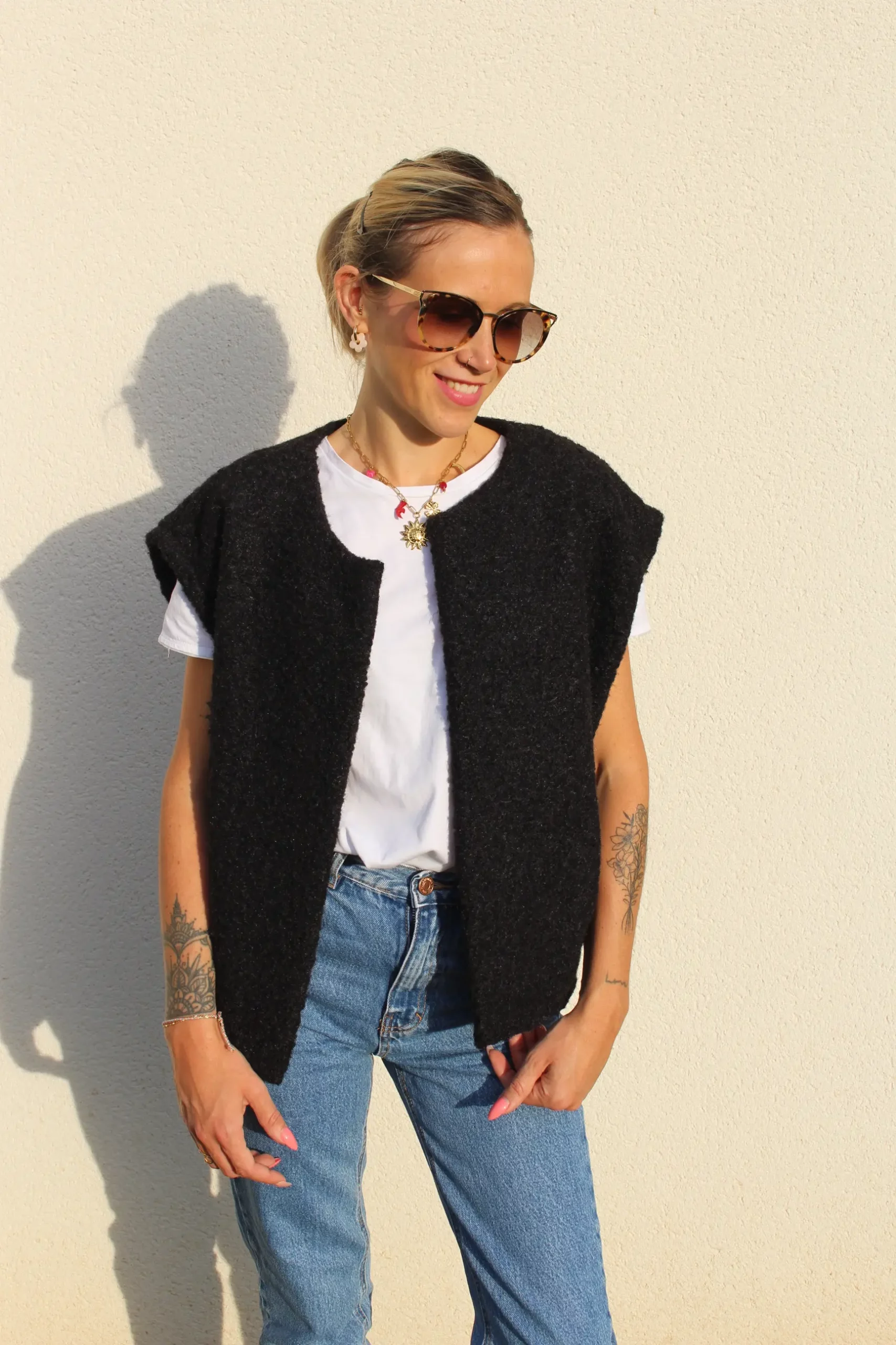 Veste sans manches Rosie : un essentiel chic et structuré pour la mi-saison. Effet laine, coupe droite et confort au quotidien sur merci madame shop.